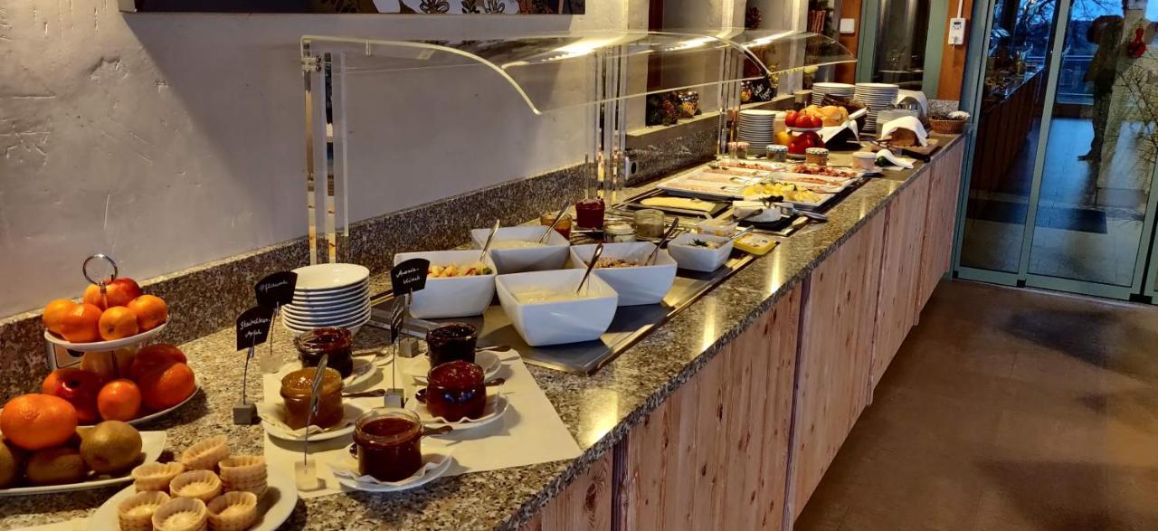 Hotel Neue Hoehe Klingenberg エクステリア 写真