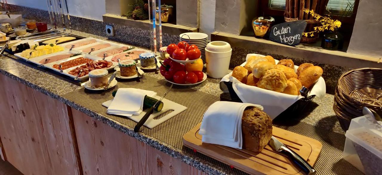 Hotel Neue Hoehe Klingenberg エクステリア 写真