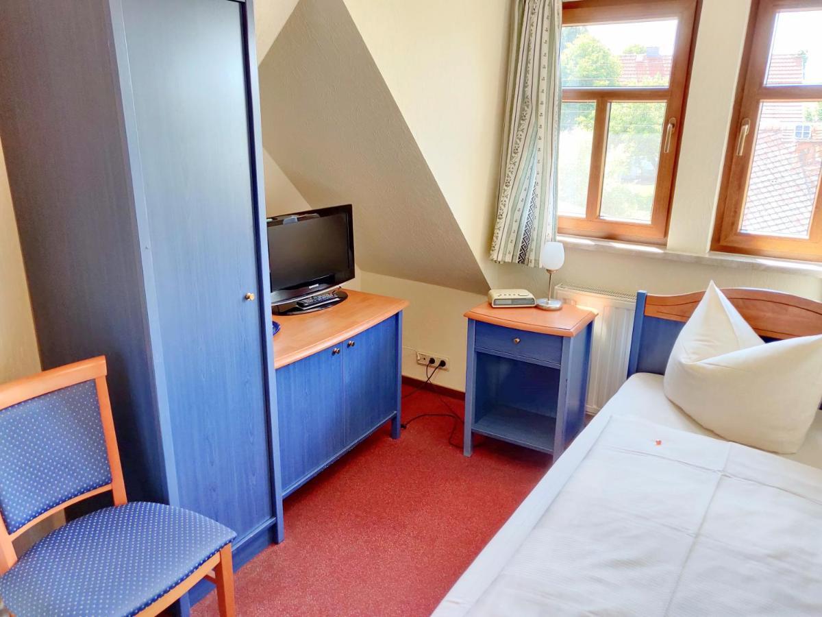 Hotel Neue Hoehe Klingenberg エクステリア 写真