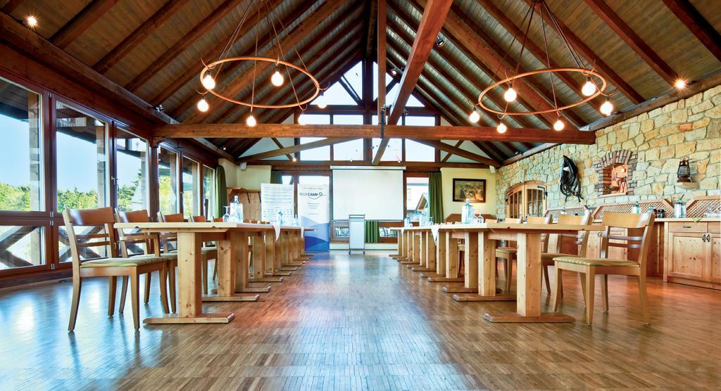 Hotel Neue Hoehe Klingenberg エクステリア 写真
